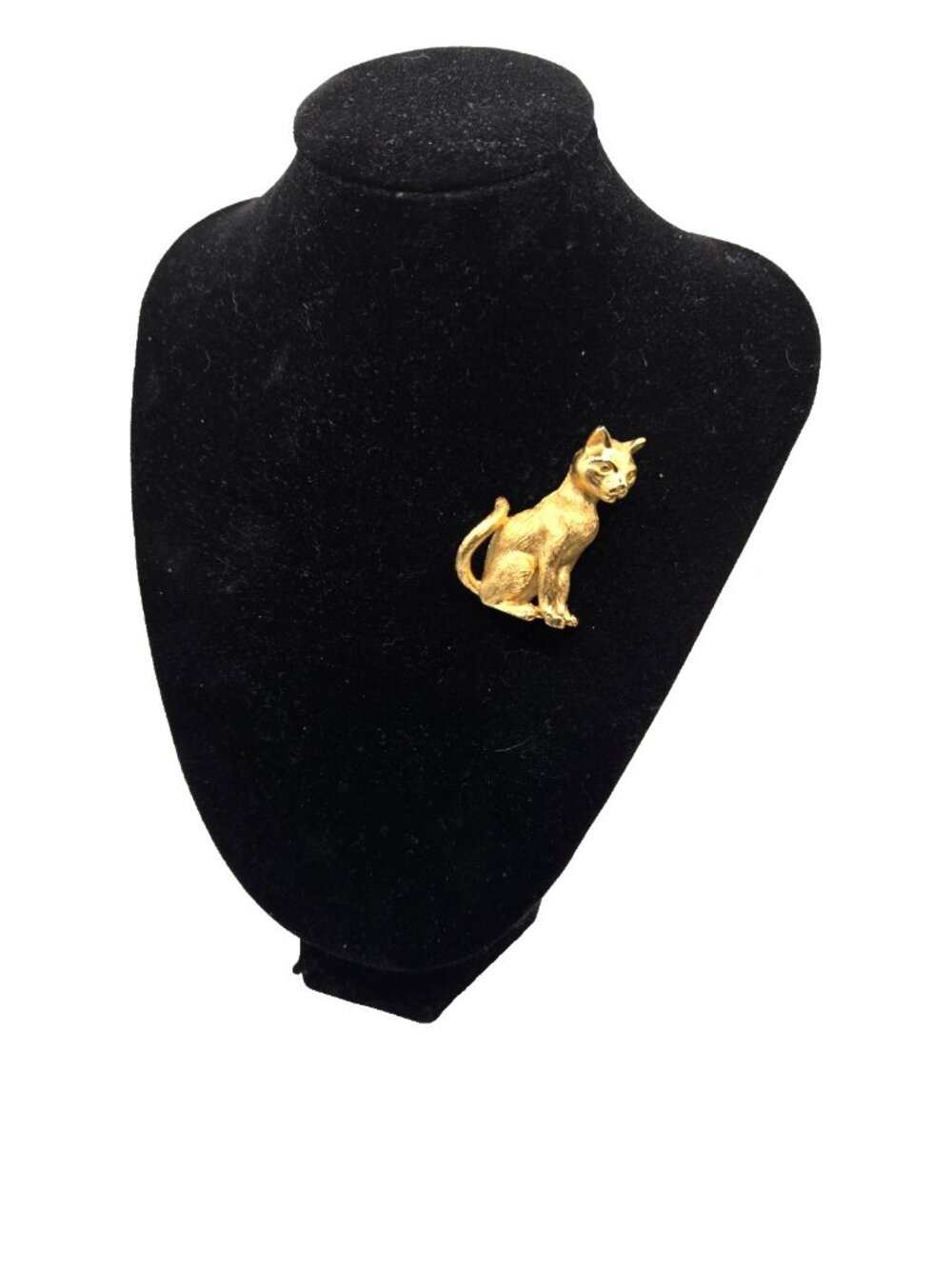 Vintage Crown Trifari Figural Cat Brooch – Gold Tone 3D Sitting Cat Brooch